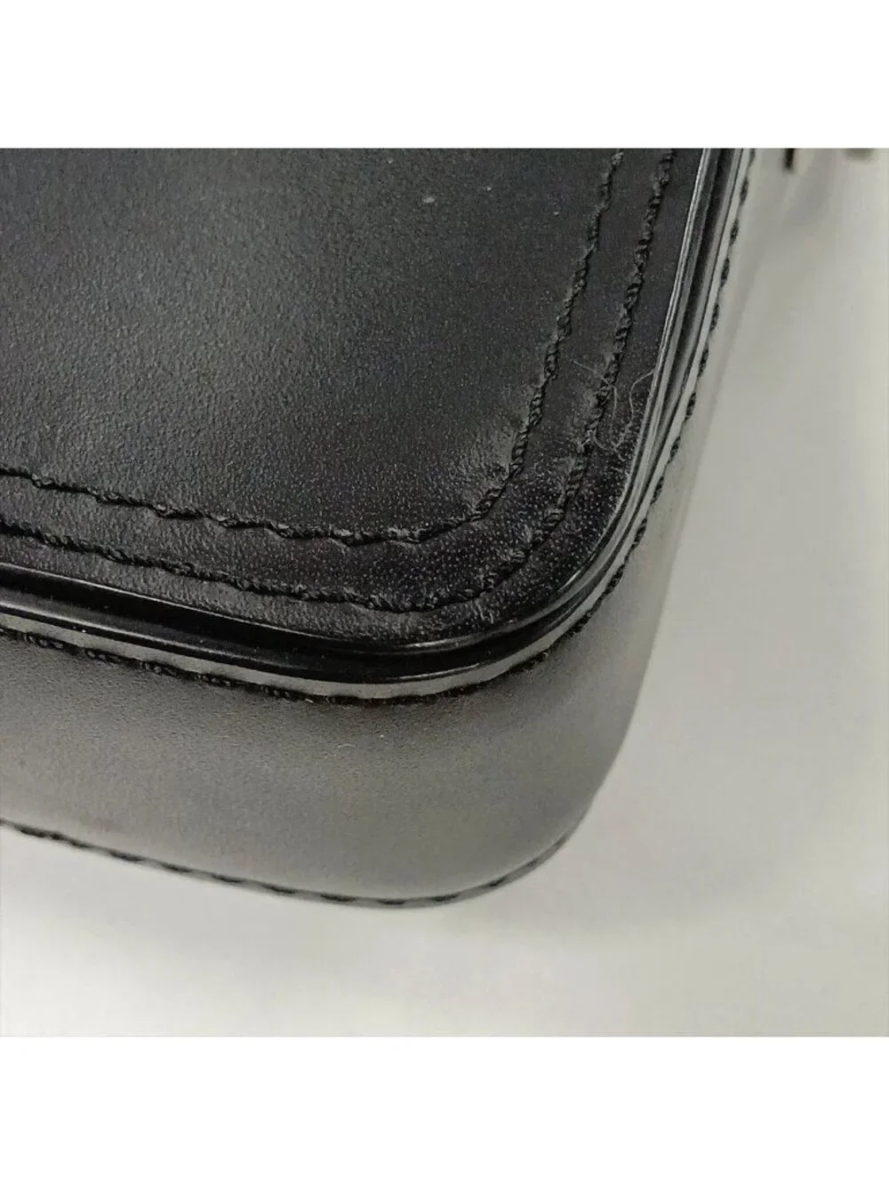 Louis Vuitton Danube Messenger Leather Shoulder Bag Crossbody Business